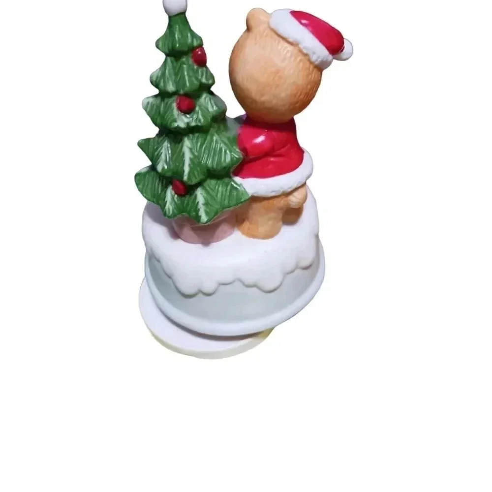 Christmas bear figurine w/musical revolving